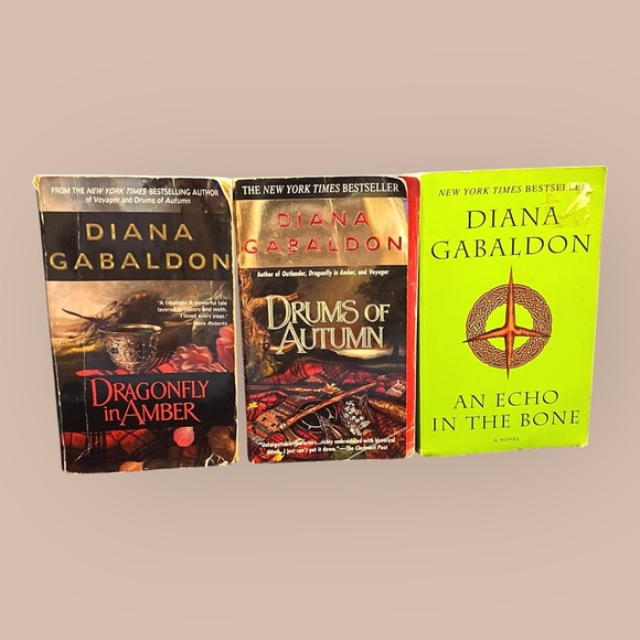 Diana Gabaldon - 3 Outlander series paperbacks - Picture 3 of 13